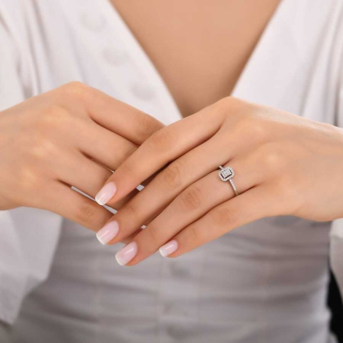 0,20 Karat Pırlanta Baget Yüzük