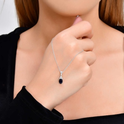1,39 Karat Pırlanta Safir Kolye