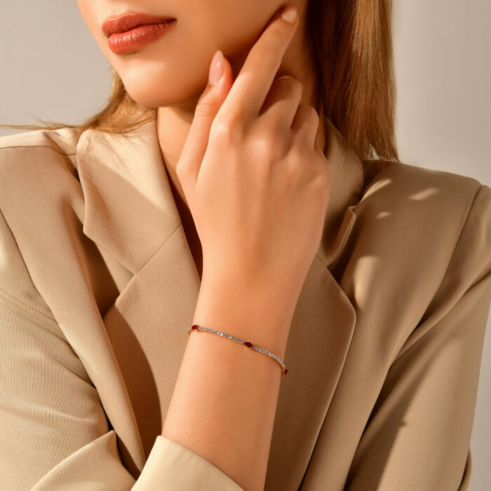 3,07 Karat Pırlanta Yakut Damla Bileklik