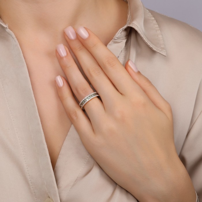 4,03 Karat Pırlantalı Yeşil Safir Yüzük